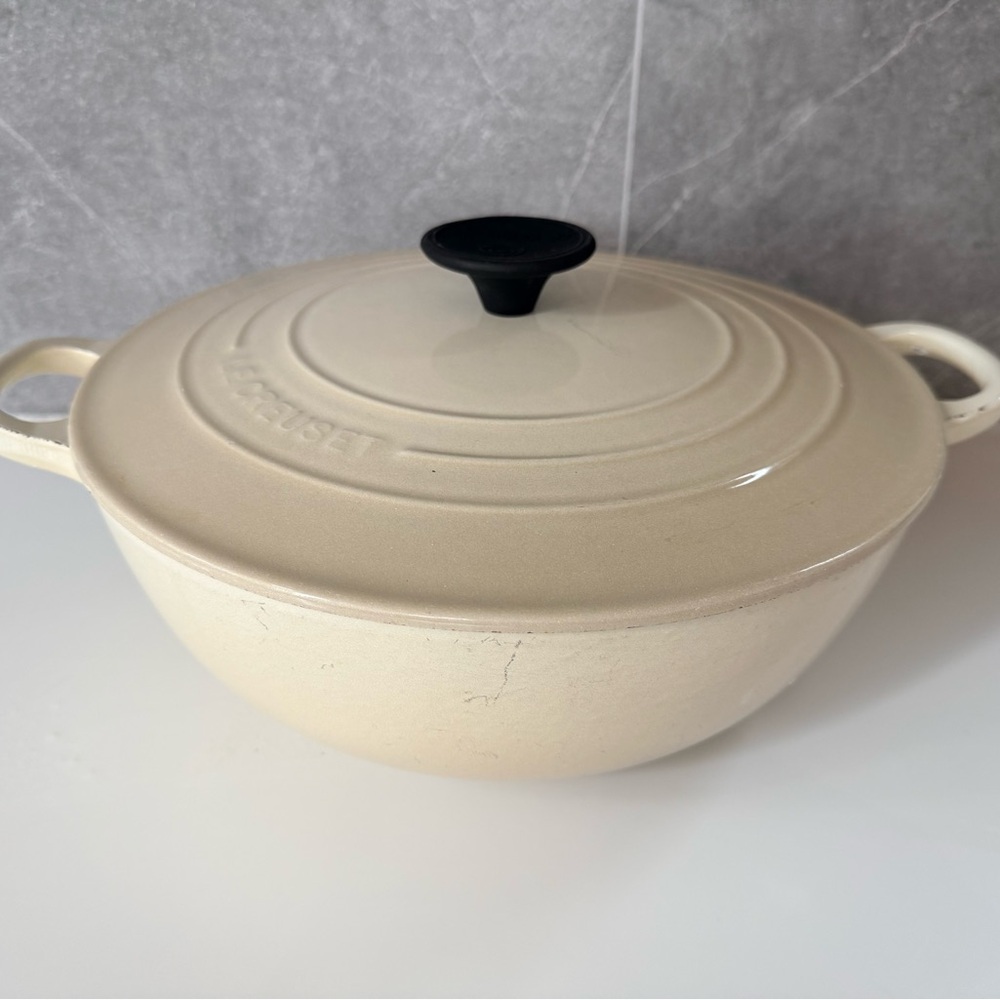 Le Creuset Cream Cast Iron Dutch Oven🤍👩‍🍳🍲🥖🥘🥖🍲👩‍🍳🤍